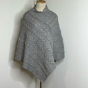 🔹 Aran Sweater Market Cableknit Merino Wool Poncho